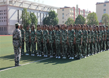 曲靖航空学校2025年中专招生简章